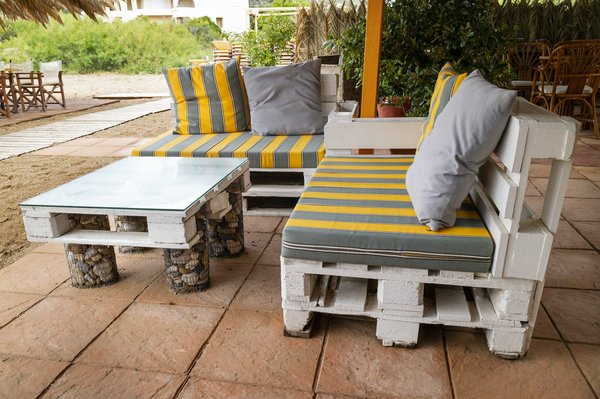 Salon de jardin en palette DIY : les essentiels à savoir