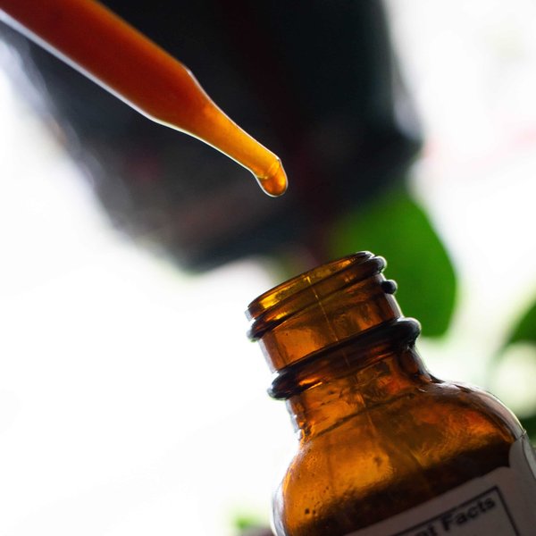 Y a-t-il des restrictions d'âge pour acheter du produit dangereux en ligne ?