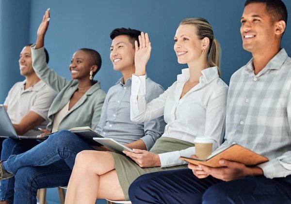 Comment l'art participatif favorise-t-il l'engagement communautaire dans les villes ?