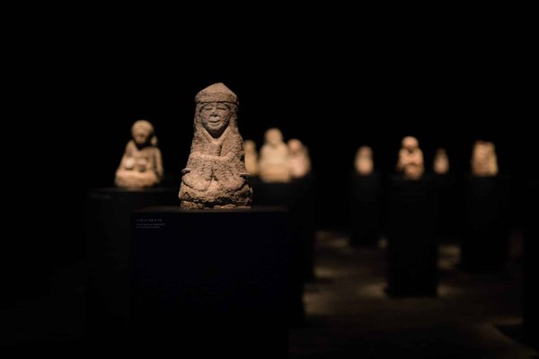 De quelle manière les technologies vestimentaires intelligentes révolutionnent-elles la mode ?