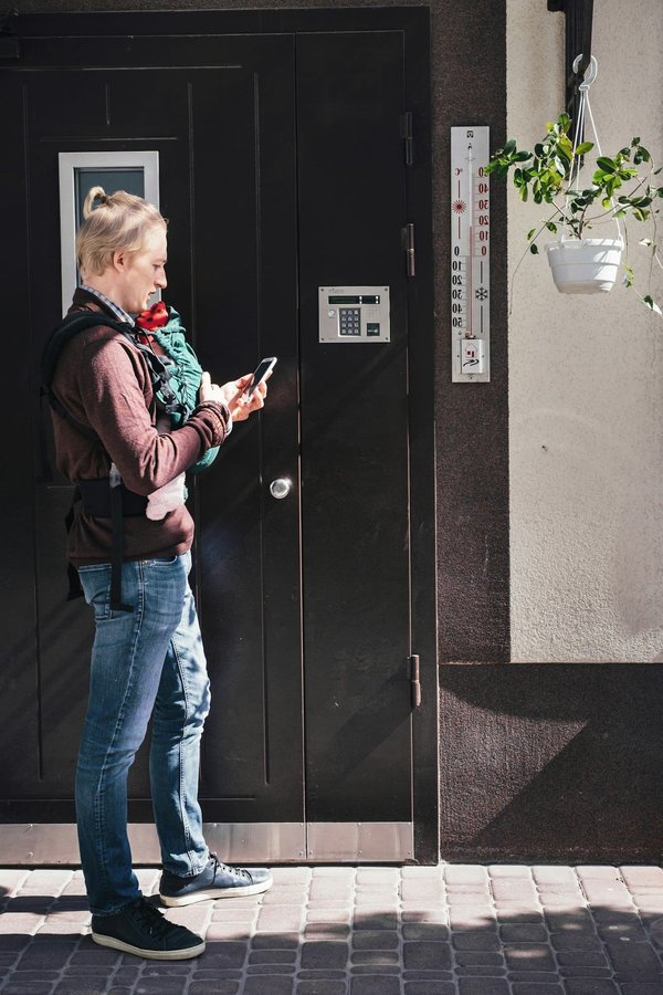 Comment aménager un espace de travail à domicile économe en énergie et ergonomique ?